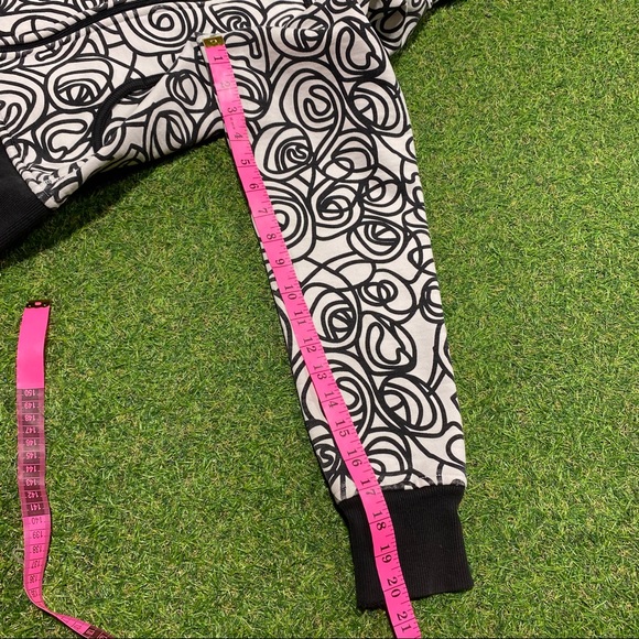 Lululemon Scuba Hoodie - Picture 7 of 9